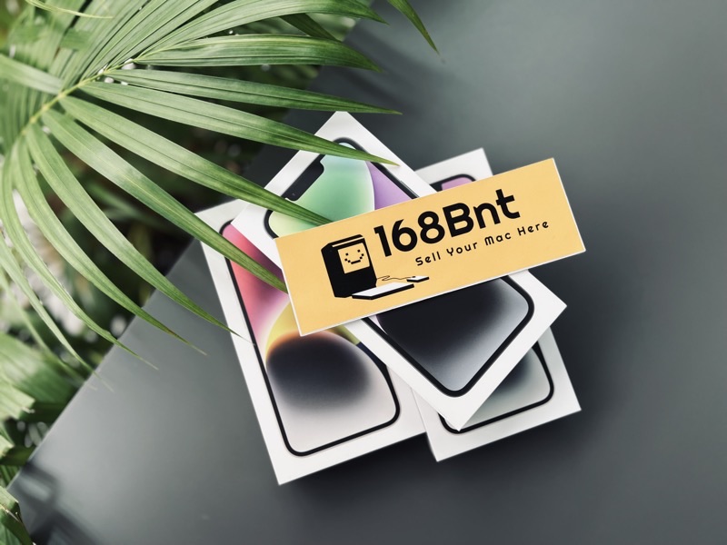 กล่อง iPhone หลายรุ่นพร้อมสติกเกอร์ 168Bnt